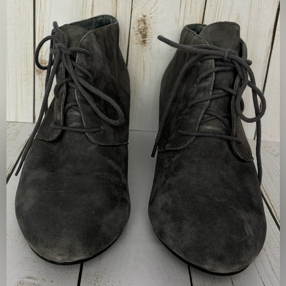 VIONIC BECCA GRAY SUEDE LEATHER ANKLE HEELED WEDGE BOOTS SZ 9 - Picture 1 of 7